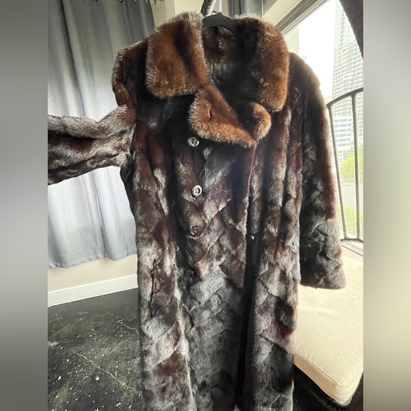 Double breasted fur coat - Picture 2 of 6